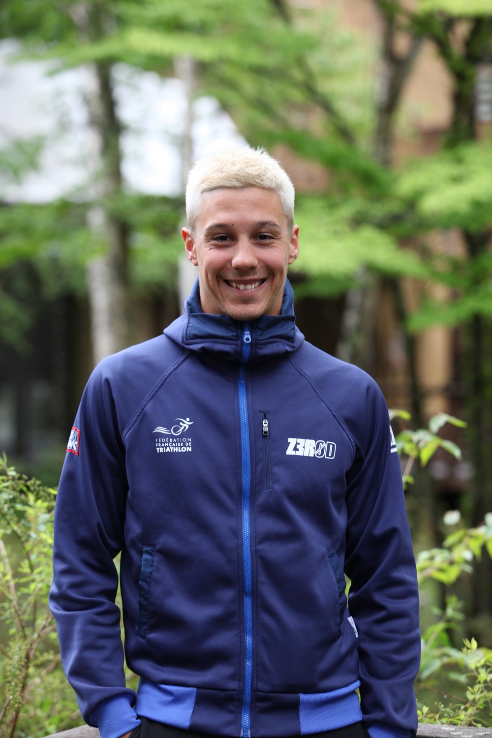 フランストライアスロンチームを似顔絵に!! 富士河口湖町公式ホームページ